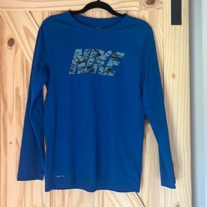 Nike dri- fit boy’s long sleeve tee